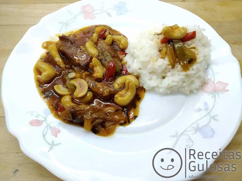 Carne de Vaca com Molho Oriental