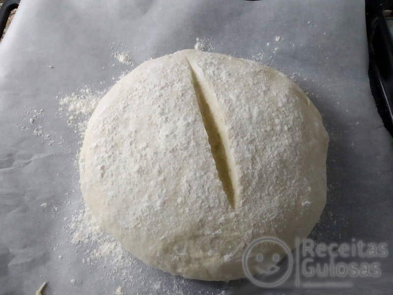 Pão caseiro pronto para o forno
