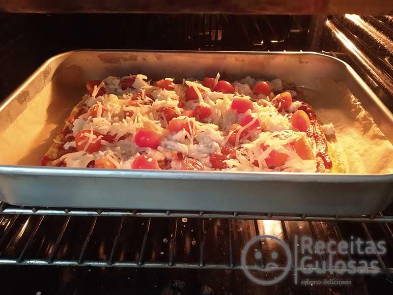 Pizza com base de frango em 6 passos rápidos