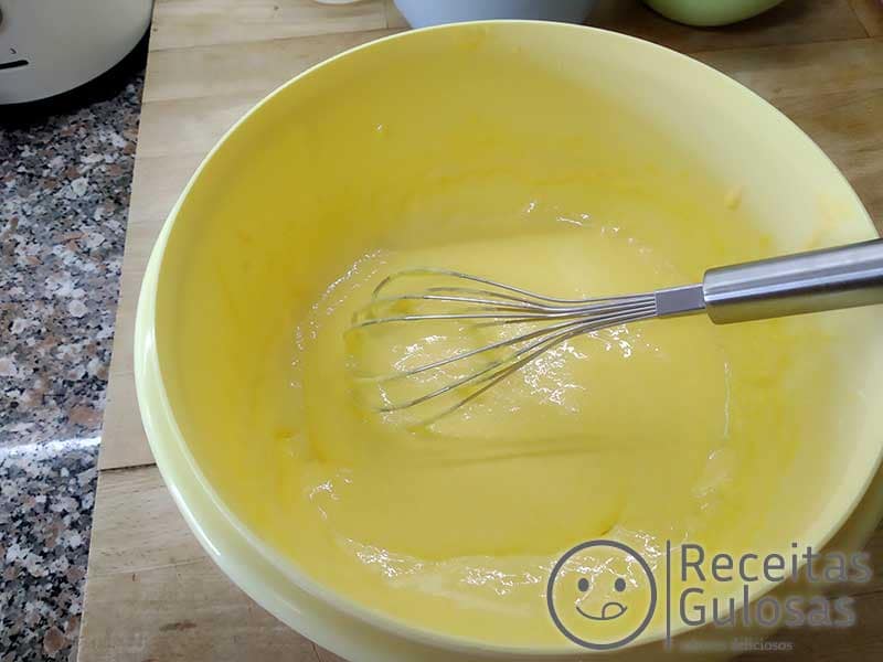 Pão de Ló com apenas 5 ingredientes