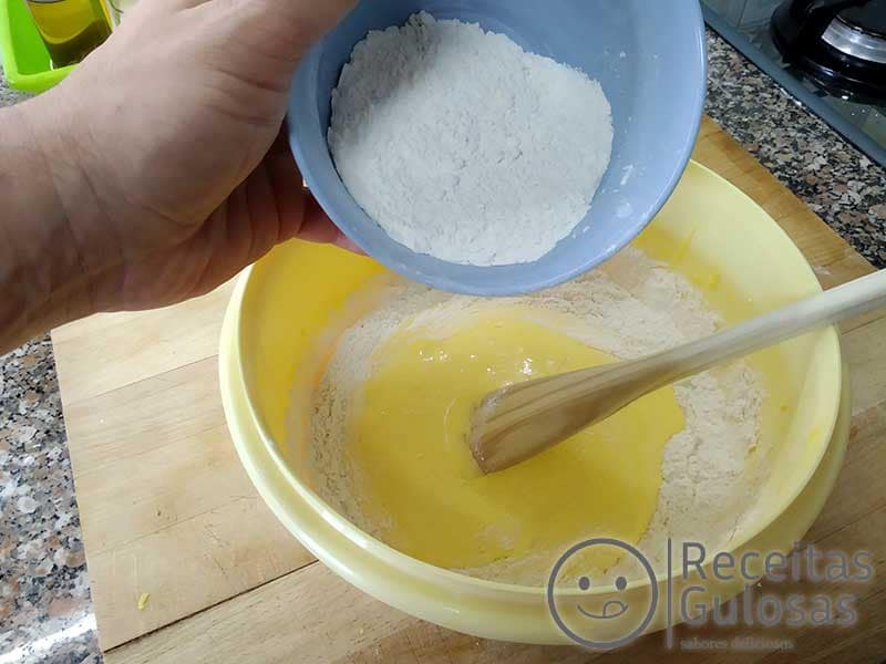 Pão de Ló com apenas 5 ingredientes