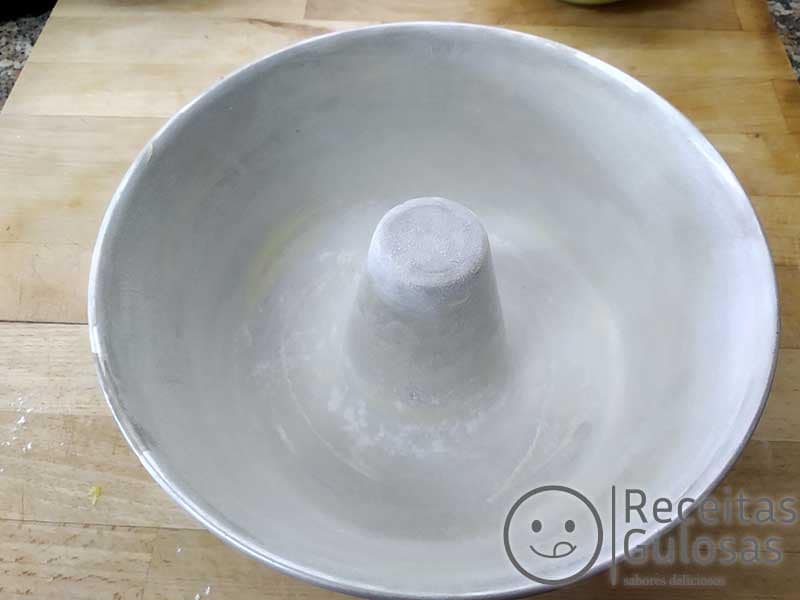 Pão de Ló com apenas 5 ingredientes