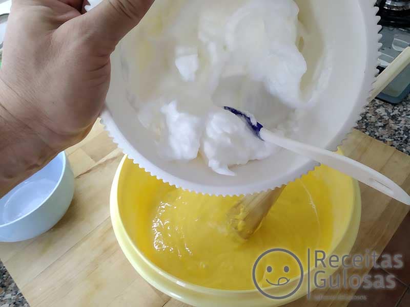 Pão de Ló com apenas 5 ingredientes