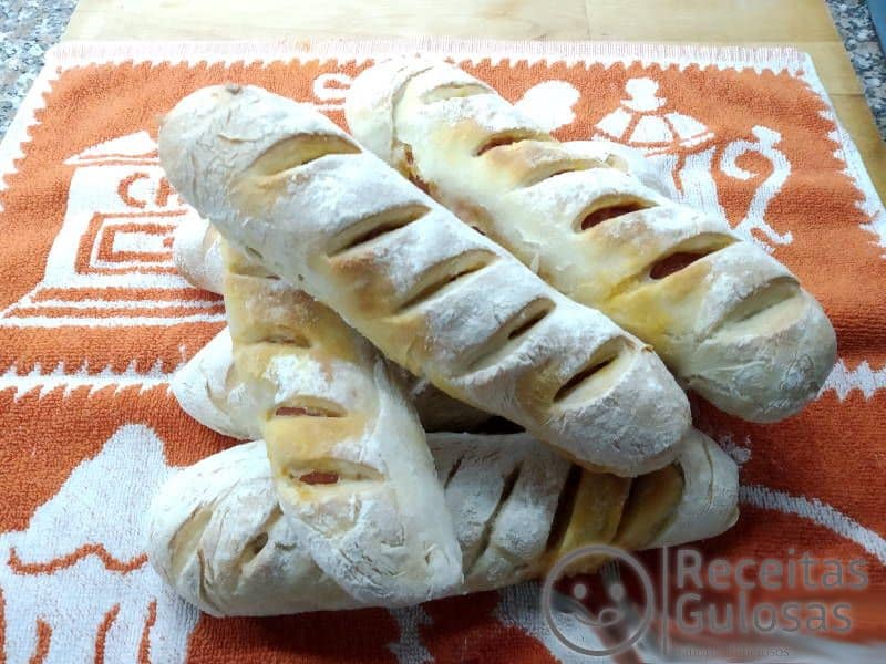 Pão com chouriço caseiro pronto